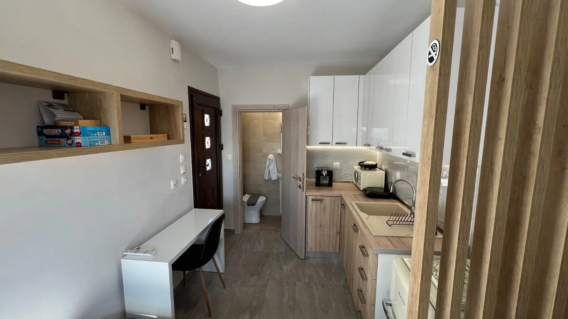 F & B Collection- 360 View Tiny Penthouse Apartment Thessaloniki